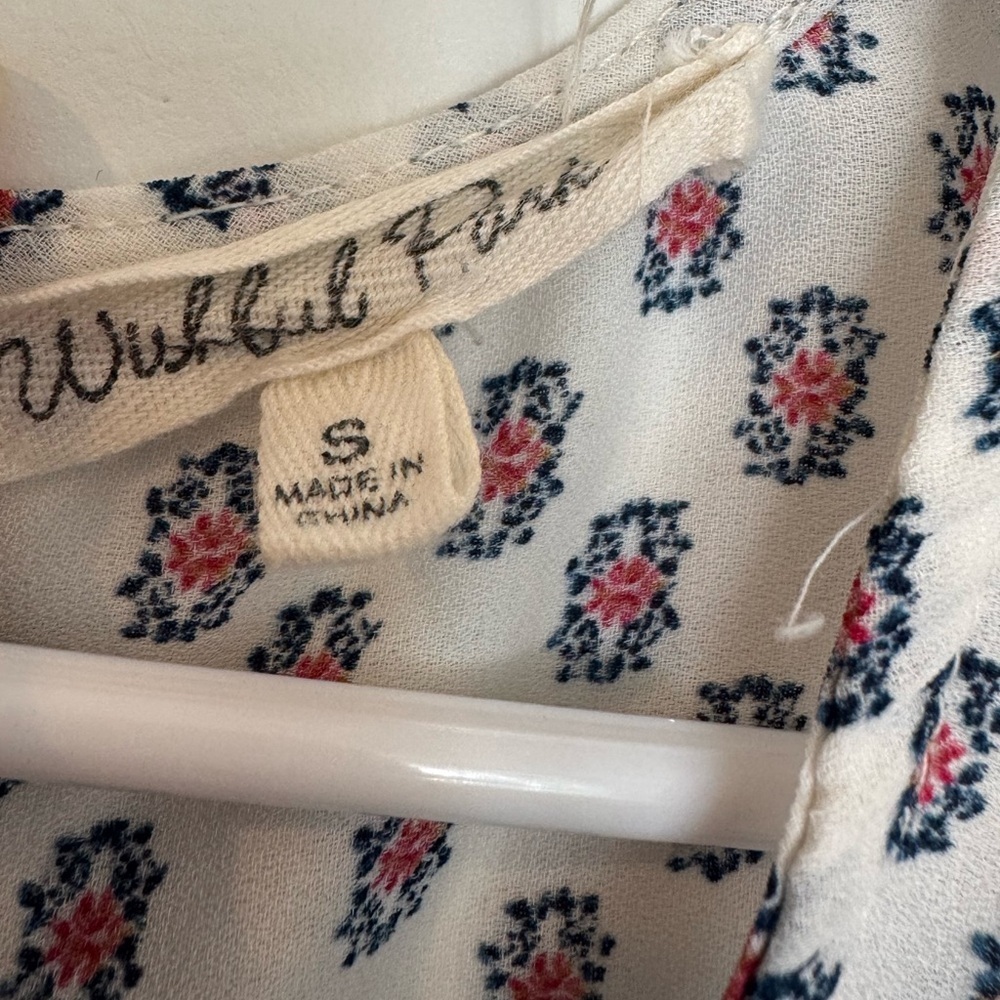 Wishful Park Black and White Cap Sleeve Blouse - Picture 4 of 4